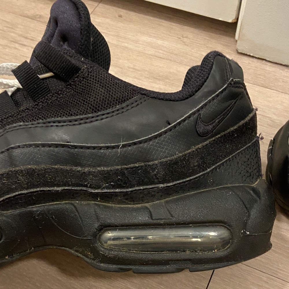 Nike Black Air Max Low-Top Sneaker